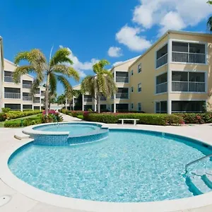 Apartment 511 Regal Club - Heart Of Seven Mile, George Town