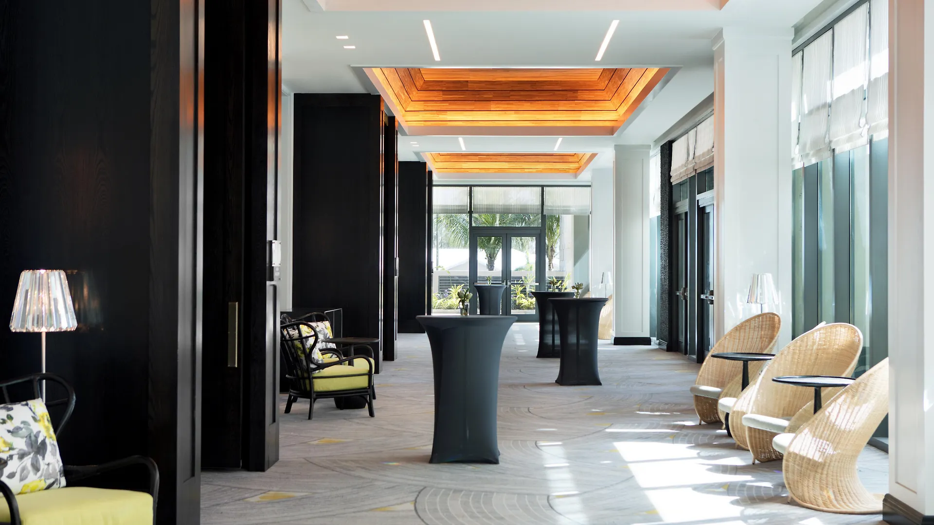 Kimpton Seafire Resort + Spa By Ihg West Bay