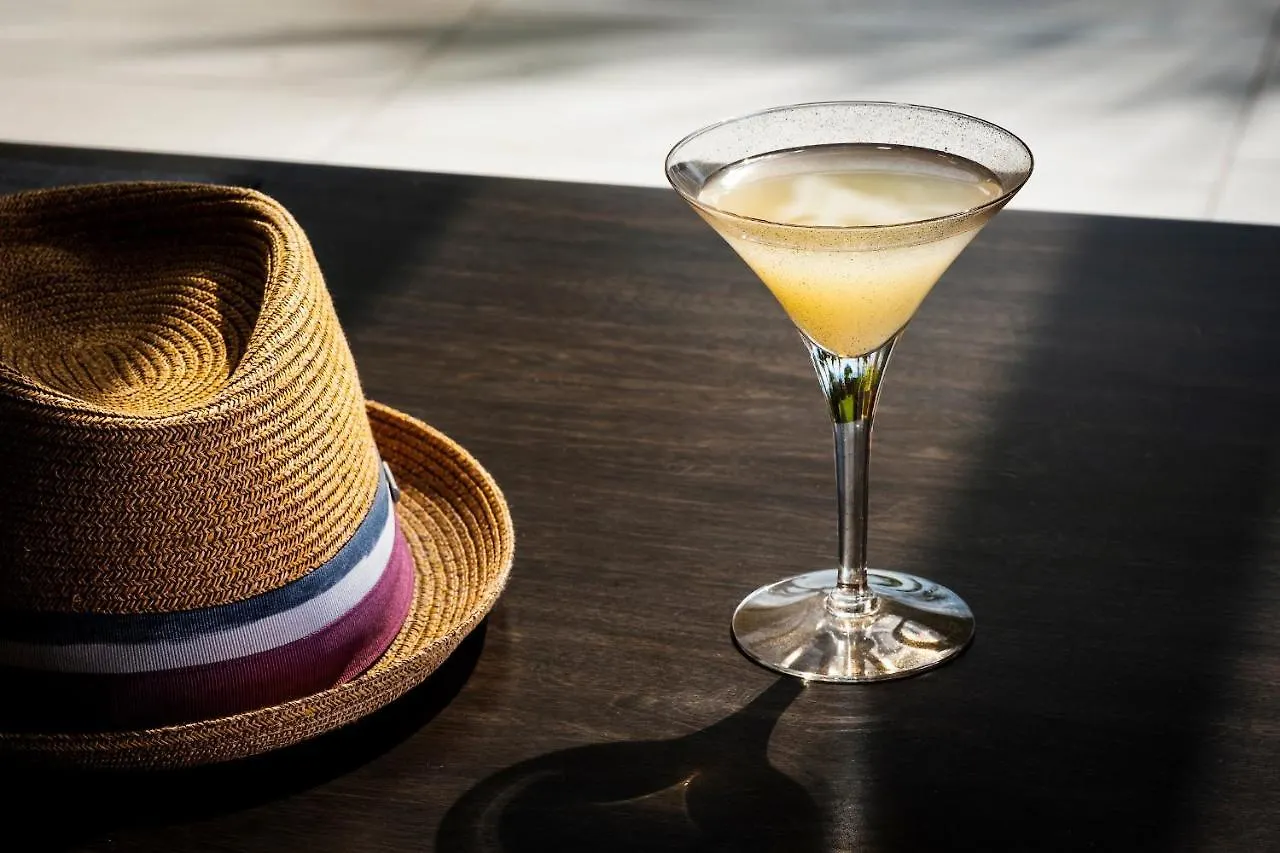 Kimpton Seafire Resort + Spa By Ihg West Bay 5*,